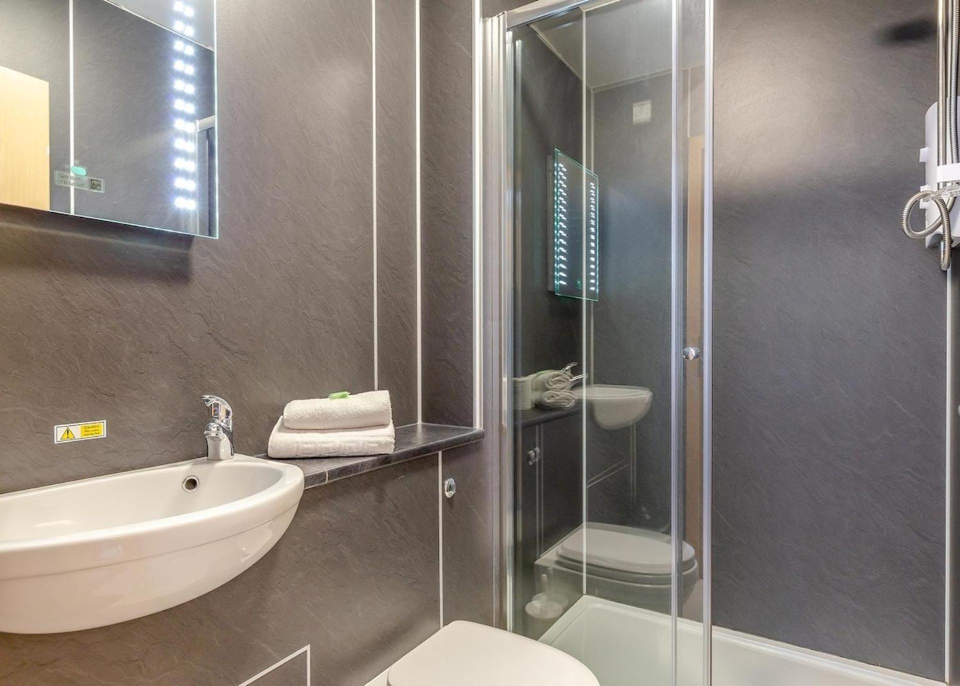 Coastal Charm Retreat In Ilfracombe Apartment Ngoại thất bức ảnh